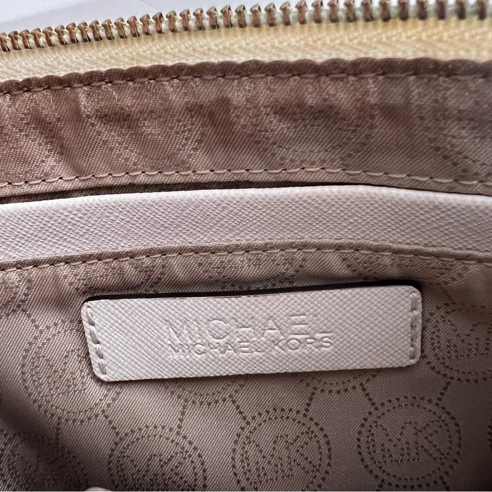 Michael Michael Kors Women’s Jet Set Monogram Handbag Tan & Brown Flaws/Wear